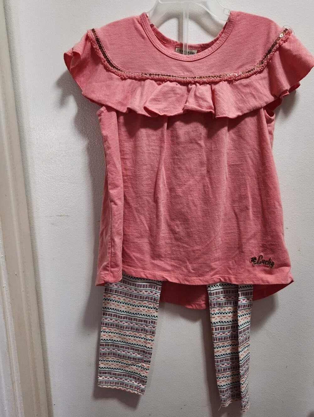 Lucky Brand Coral Ruffle Top and Patterned Leggings Set. Sz 6 Girls